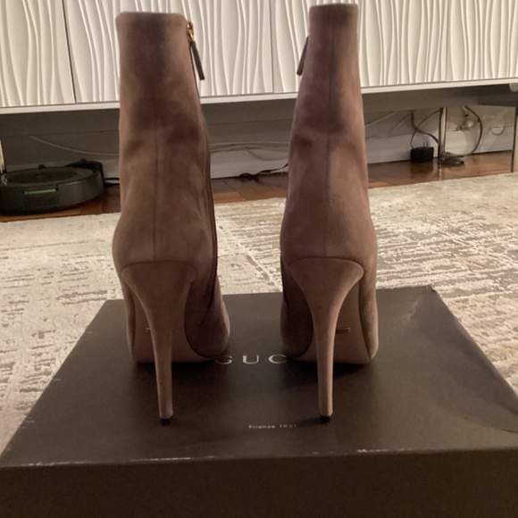 Gucci suede boots 9.5 - Picture 2 of 5